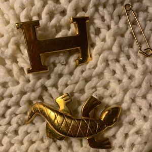1 Hermes gold Buckle. Just the alligator